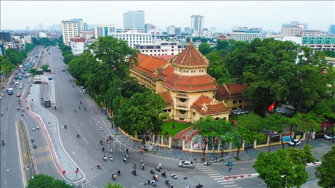 Bảo tàng Lịch sử Quốc gia là một đại diện lớn của phong cách kiến trúc Đông Dương, một phong cách nỗ lực kết hợp các giá trị của nền kiến trúc Pháp với các giá trị kiến trúc bản địa. Ảnh Thành Phương – TTXVN