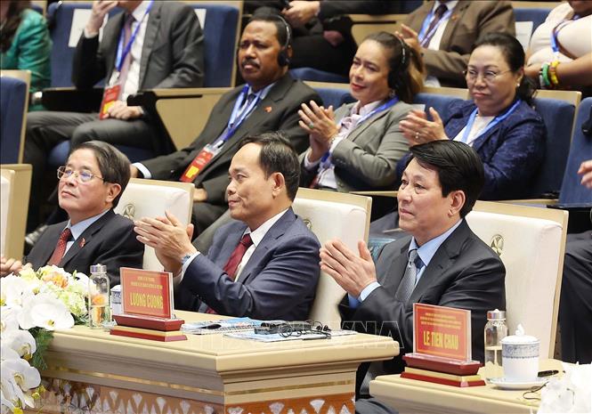 Chủ tịch nước Lương Cường và các đại biểu dự Hội nghị xúc tiến đầu tư “Hải Phòng - điểm đến chiến lược của kỷ nguyên mới”. Ảnh: Lâm Khánh – TTXVN