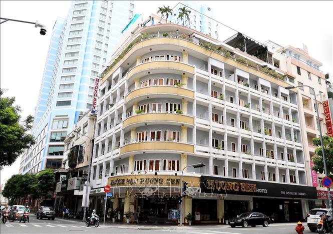 Khách sạn tiêu chuẩn 3 sao Hương Sen tại đường Đồng Khởi (phường Sài Gòn, Thành phố Hồ Chí Minh). Ảnh: Hồng Đạt - TTXVN
