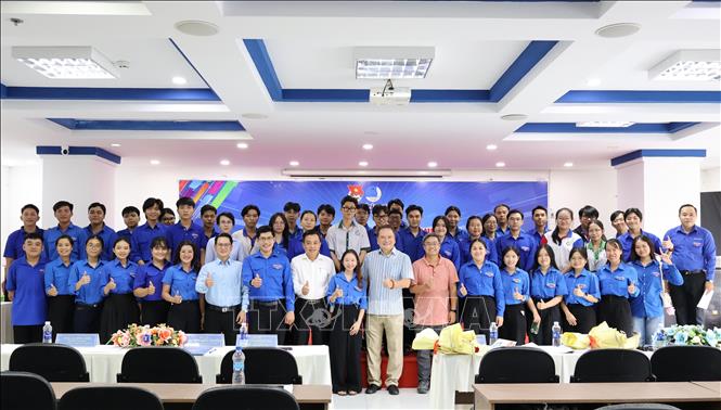 Các đại biểu chụp ảnh lưu niệm. Ảnh: Ánh Tuyết - TTXVN