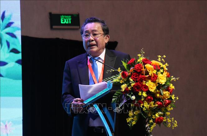 Chairman of the Vietnam – Cambodia Business Association (VCBA) Oknha Leng Rity speaks at the conference. VNA Photo: Thu Hương