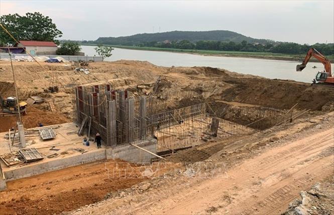 Trạm bơm Hoằng Khánh thuộc K29+515, đê tả sông Mã (xã Hoằng Xuân, tỉnh Thanh Hóa). Ảnh: TTXVN phát