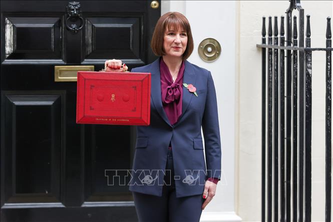 (Tư liệu) Bộ trưởng Tài chính Anh Rachel Reeves tại thủ đô London. Ảnh: THX/TTXVN