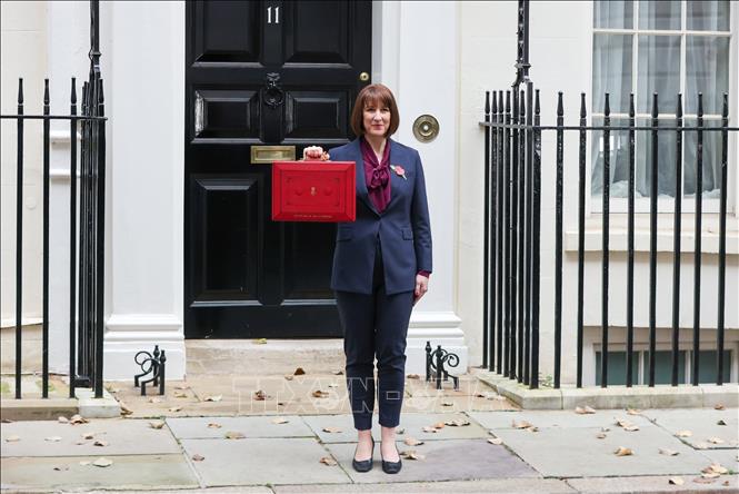 (Tư liệu) Bộ trưởng Tài chính Anh Rachel Reeves tại thủ đô London. Ảnh: THX/TTXVN