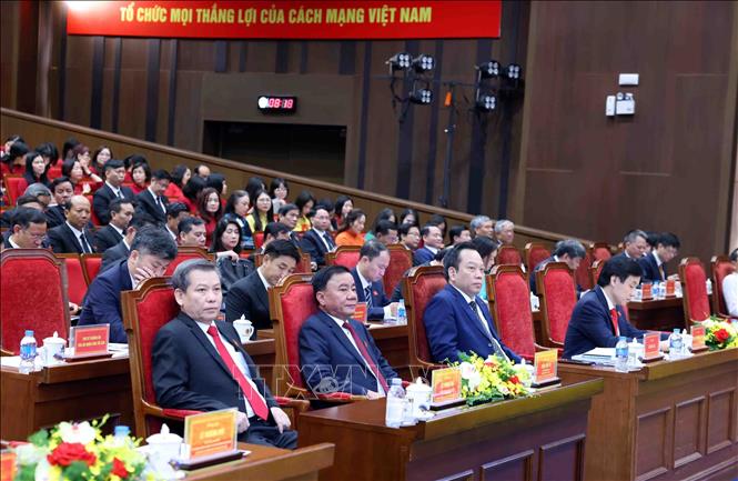 Thường trực Ban Bí thư Trần Cẩm Tú và Chánh án Toà án nhân dân Tối cao Lê Minh Trí cùng các đại biểu tham dự Đại hội. Ảnh: Phạm Kiên - TTXV