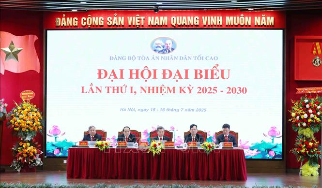 Đoàn Chủ tịch điều hành Đại hội. Ảnh: Phạm Kiên - TTXVN
