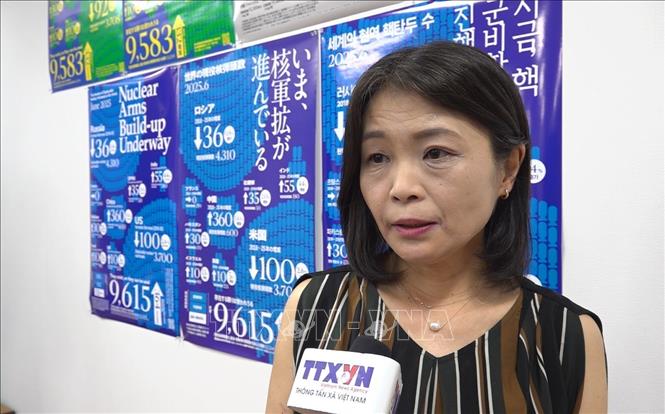 Giáo sư Kazuko Hikawa, Phó giám đốc Trung tâm Nghiên cứu xóa bỏ vũ khí hạt nhân (RECNA), Đại học Nagasaki trả lời phỏng vấn của phóng viên TTXVN. Ảnh: Nguyễn Tuyến – Pv TTXVN tại Nhật Bản
