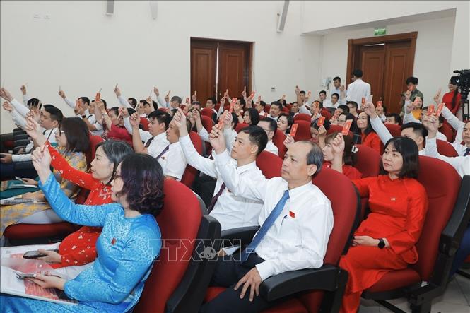 Đại biểu biểu quyết tại Đại hội. Ảnh: Minh Quyết - TTXVN