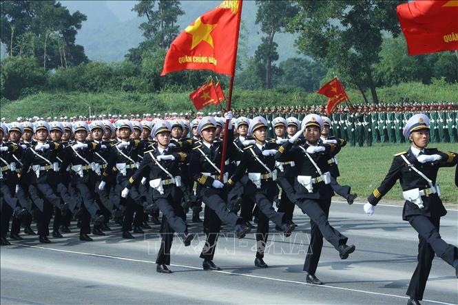 Khối sĩ quan Hải quân nhân dân tại buổi hợp luyện.  Ảnh: Trọng Đức - TTXVN