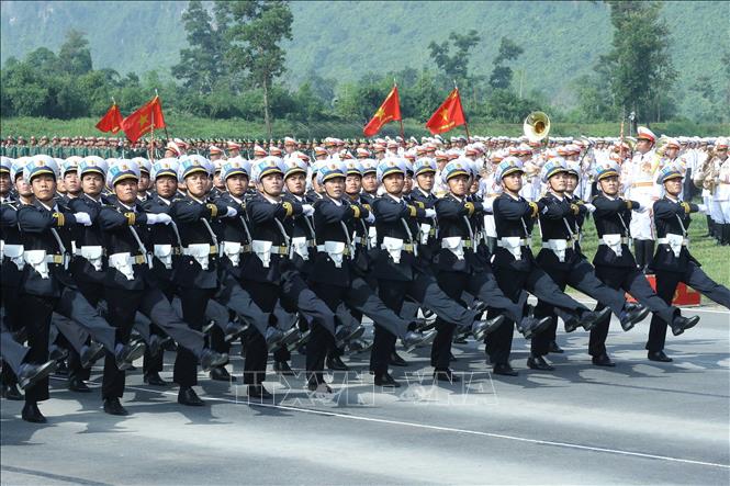 Khối sĩ quan Hải quân nhân dân tại buổi hợp luyện.  Ảnh: Trọng Đức - TTXVN