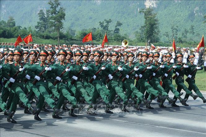 Khối sĩ quan 3 quân chủng tại buổi hợp luyện.  Ảnh: Trọng Đức - TTXVN