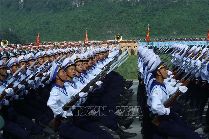 Khối sĩ quan 3 quân chủng tại buổi hợp luyện.  Ảnh: Trọng Đức - TTXVN
