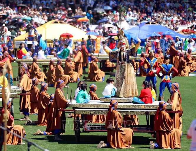 Lễ hội Naadam, được Tổ chức Giáo dục, Khoa học và Văn hóa của Liên hợp quốc (UNESCO) công nhận là Di sản Văn hóa phi vật thể của nhân loại, không chỉ đơn thuần là ngày lễ quốc gia mà còn là biểu tượng cho tinh thần, bản sắc và lòng tự hào của người dân Mông Cổ. 