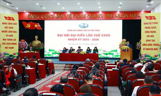 Prime Minister Pham Minh Chinh addresses the VNA's Party Congress. VNA Photo