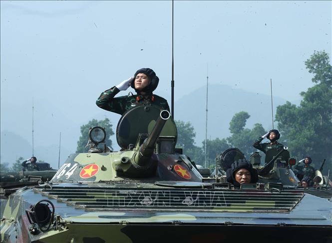 Binh chủng Tăng thiết giáp trình diễn tại lễ hợp luyện. Ảnh: Trọng Đức - TTXVN