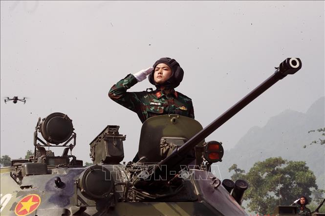Binh chủng Tăng thiết giáp trình diễn tại lễ hợp luyện. Ảnh: Trọng Đức - TTXVN