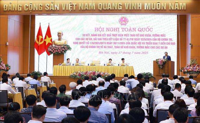 Hội nghị toàn quốc sơ kết, đánh giá kết quả thực hiện việc tháo gỡ khó khăn, vướng mắc cho các dự án, đất đai. Ảnh: Dương Giang-TTXVN
