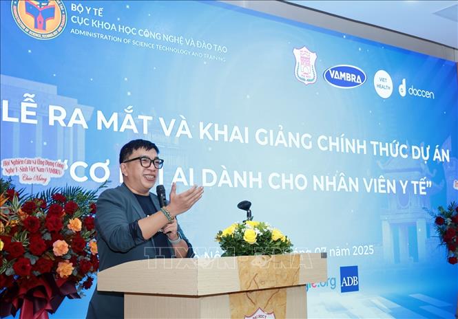 Giảng viên Google, Hiệu trưởng Google Gemini AI Academy chia sẻ. Ảnh: Trần Việt - TTXVN