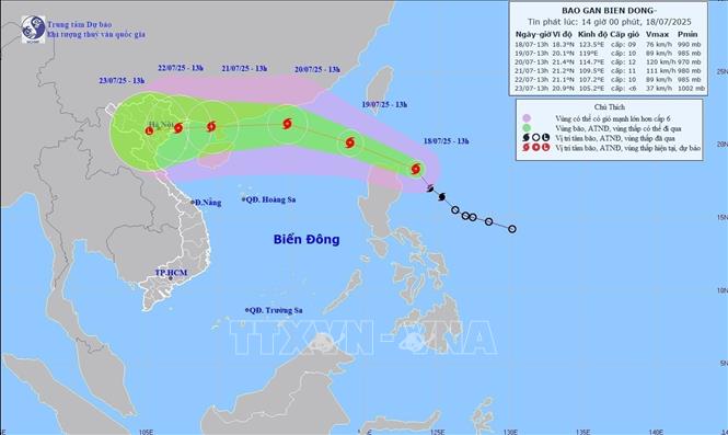 Đường đi của bão WIPHA chiều 18/7/2025. Ảnh: TTXVN phát