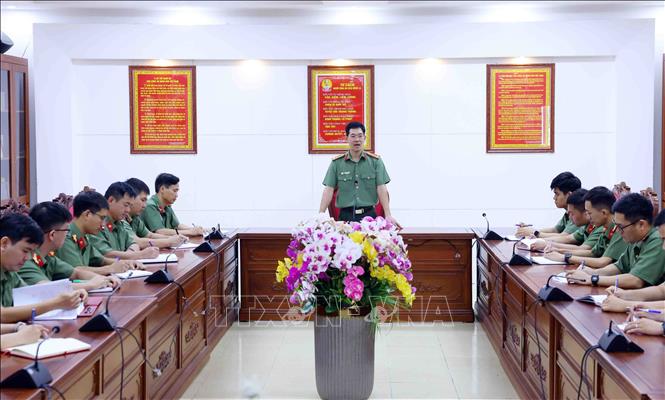 Trong thời gian tới, Công an tỉnh Ninh Bình sẽ thành lập các nhóm công tác chuyên trách, tổ hỗ trợ kỹ thuật và đường dây nóng để tiếp nhận, nắm tình hình phản ánh khó khăn, vướng mắc từ Công an cấp xã và UBND cấp xã. Ảnh: Phạm Kiên - TTXVN