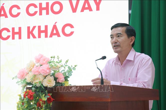 Ông Lăng Chánh Huệ Thảo, Quyền Giám đốc Chi nhánh Ngân hàng Chính sách xã hội thành phố Cần Thơ thông tin về định hướng hoạt động tín dụng chính sách thời gian tới. Ảnh: Thu Hiền - TTXVN
