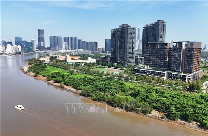Khu lõi Trung tâm tài chính quốc tế Thành phố Hồ Chí Minh đặt tại Thủ Thiêm sát bên sông Sài Gòn. Ảnh: Hồng Đạt - TTXVN
