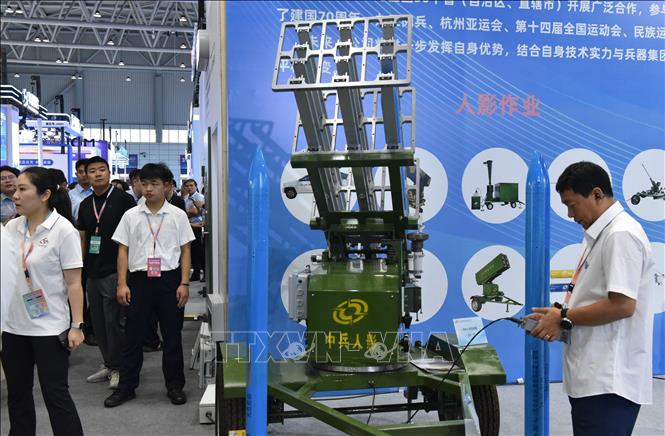 Hệ thống đạn rocket tạo mưa, tạo tuyết và phá mưa đá. Ảnh: Quang Hưng – PV TTXVN tại Trung Quốc