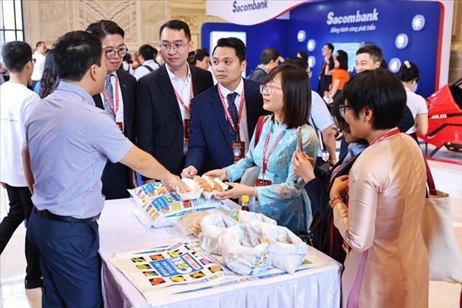 Các gian hàng nghiên cứu của các nhóm đại biểu tham dự Diễn đàn Trí thức trẻ Việt Nam toàn cầu lần thứ VI, năm 2025. Ảnh: Minh Đức – TTXVN