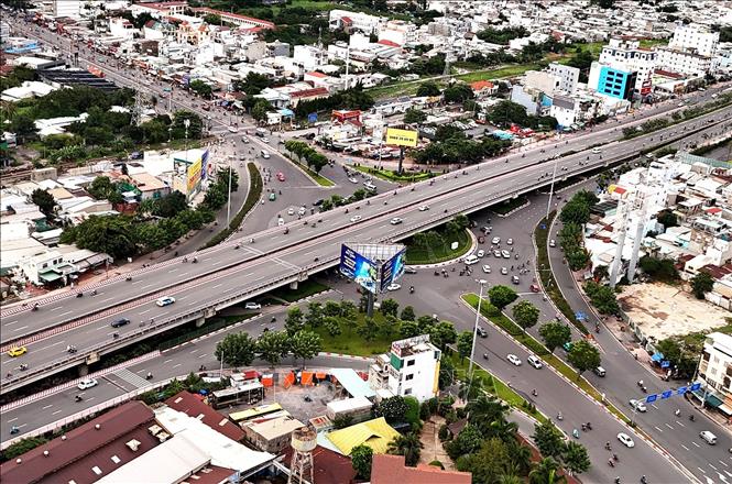 Ngã tư Bình Triệu, giao lộ Quốc lộ 13 với đường Phạm Văn Đồng, Ảnh: Hồng Đạt - TTXVN
