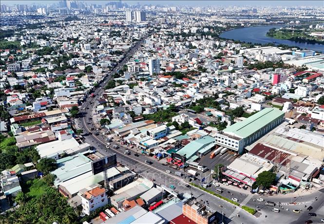 Quốc lộ 13 đoạn từ ngã tư Bình Phước hướng đến cầu Bình Triệu. Ảnh: Hồng Đạt - TTXVN
