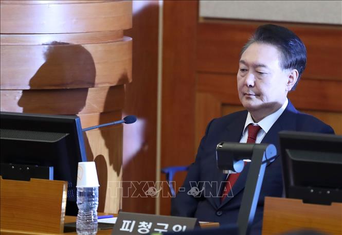 (Tư liệu) Cựu Tổng thống Hàn Quốc Yoon Suk Yeol tại một phiên điều trần ở Seoul. Ảnh: THX/TTXVN