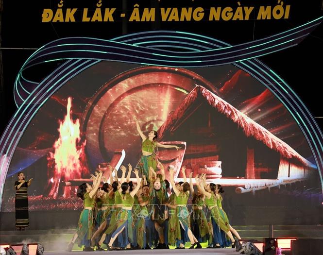 Một tiết mục nghệ thuật trong chương trình. Ảnh: Xuân Triệu - TTXVN