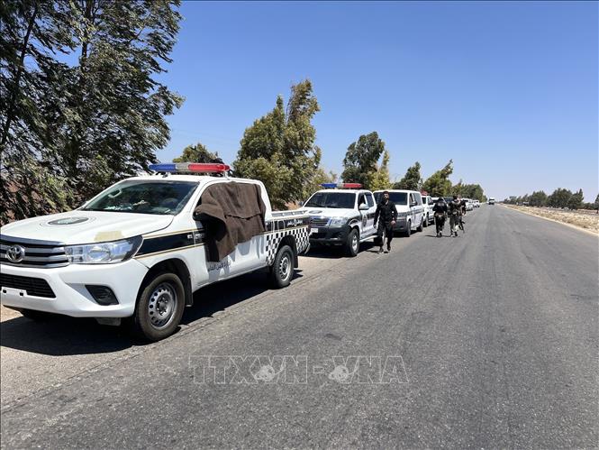 Lực lượng an ninh Syria được triển khai ở ngoại ô thành phố Sweida ngày 19/7/2025. Ảnh: THX/TTXVN