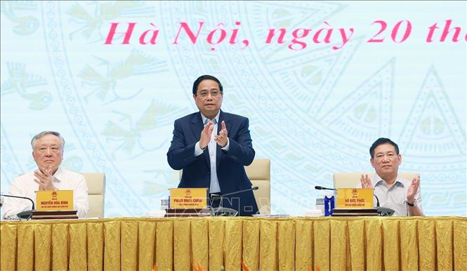 Thủ tướng Phạm Minh Chính chủ trì Phiên họp lần thứ 3 BCĐ về phát triển khoa học, công nghệ, đổi mới sáng tạo, chuyển đổi số và Đề án 06. Ảnh: Dương Giang-TTXVN 
