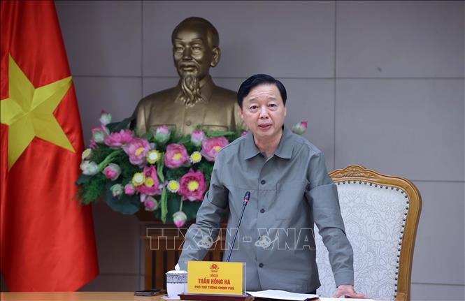 Phó Thủ tướng Trần Hồng Hà phát biểu chỉ đạo ứng phó với cơn bão số 3. Ảnh: Văn Điệp – TTXVN