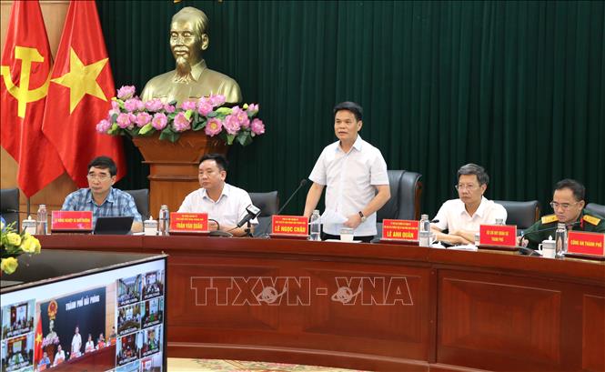 Chủ tịch UBND thành phố Hải Phòng Lê Ngọc Châu họp cùng các xã, phường, đặc khu và các ngành để triển khai phòng, chống bão số 3. Ảnh: Hoàng Ngọc – TTXVN 