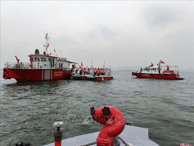 Authorities are expanding the search area for another 9km with the determination to find all the victims. VNA Photo: Thanh Vân