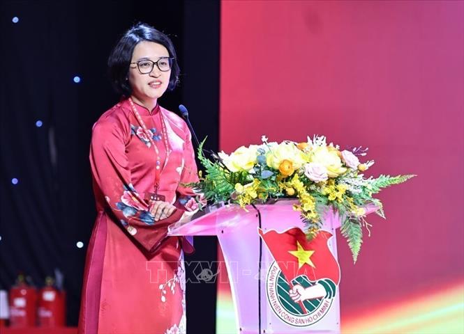 PGS.TS. Đào Việt Hằng, Phó Chủ tịch Hội LHTN Việt Nam, Chủ tịch Mạng lưới Trí thức trẻ Việt Nam toàn cầu, đại diện Ban Điều hành Diễn đàn phát biểu. Ảnh: Minh Đức – TTXVN