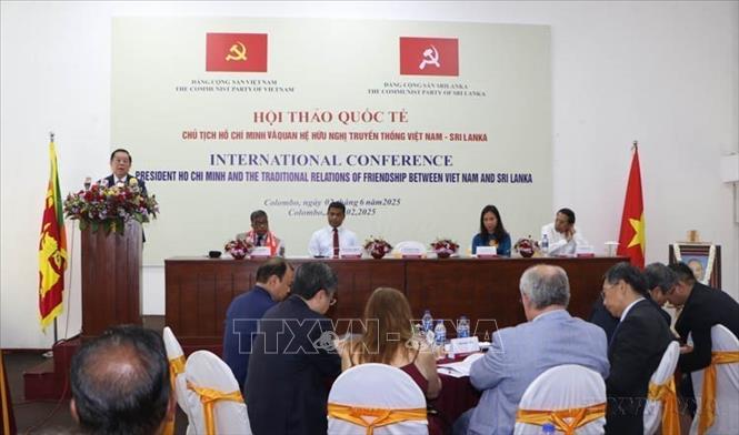 Trưởng Ban Tuyên giáo và Dân vận Trung ương Nguyễn Trọng Nghĩa phát biểu tại hội thảo 