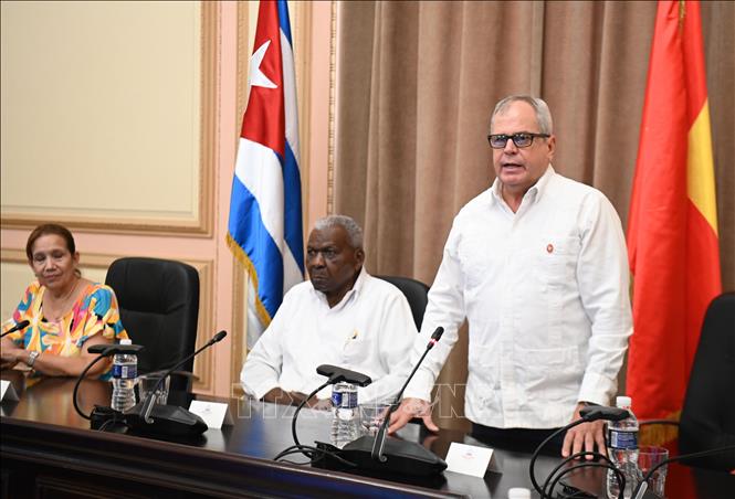 Tổng thư ký Quốc hội Chính quyền Nhân dân Cuba Homero Acosta Álvarez đánh giá cao sự hỗ trợ của Quốc hội Việt Nam. Ảnh: Việt Hùng/pv TTXVN tại Cuba