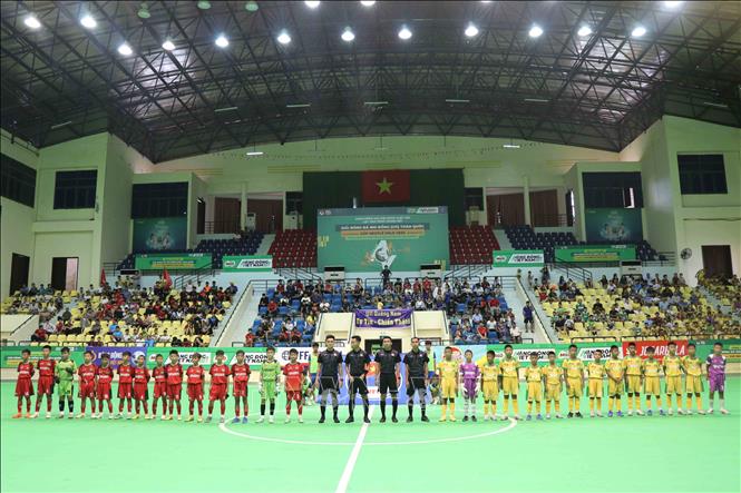 Trận thi đấu giữa đội Quảng Nam và Lạng Sơn diễn ra ngay sau lễ khai mạc. Ảnh: Đoàn Hữu Trung-TTXVN