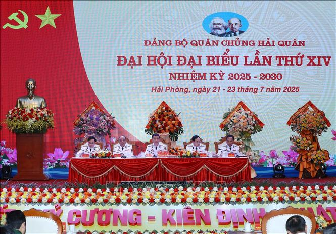 Đoàn Chủ tịch điều hành Đại hội. Ảnh: Trọng Đức - TTXVN