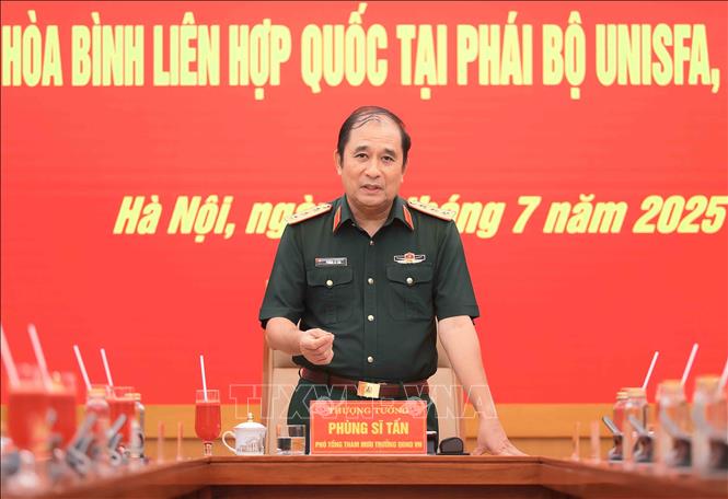 Thượng tướng Phùng Sĩ Tấn, Phó Tổng tham mưu trưởng Quân đội nhân dân Việt Nam phát biểu. Ảnh: An Đăng - TTXVN