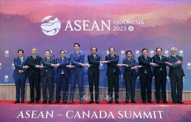 Việt Nam cũng có nhiều đóng góp quan trọng trong mở rộng quan hệ và thúc đẩy hợp tác giữa ASEAN với các đối tác. Trong ảnh: Thủ tướng Phạm Minh Chính dự Hội nghị Cấp cao đặc biệt ASEAN - Canada (Indonesia, 6/9/2023). Ảnh: Dương Giang-TTXVN