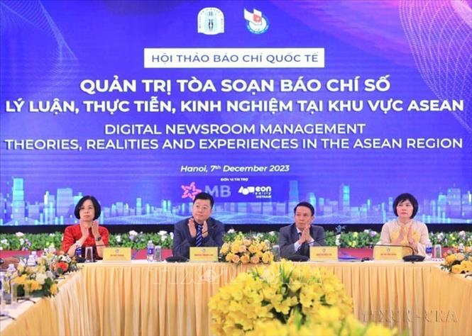 Hội thảo báo chí quốc tế 