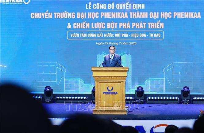 Thủ tướng Phạm Minh Chính phát biểu tại Lễ công bố quyết định chuyển đổi mô hình từ Trường Đại học Phenikaa thành Đại học Phenikaa. Ảnh: Dương Giang-TTXVN