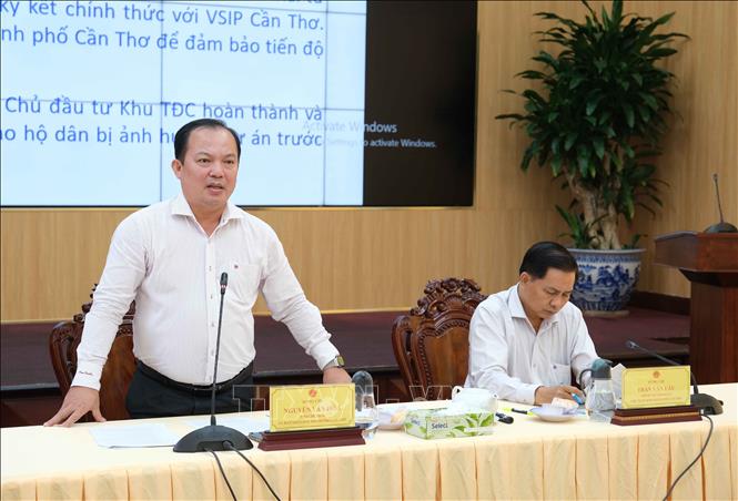 Phó Chủ tịch UBND thành phố Cần Thơ Nguyễn Văn Hòa phát biểu tại buổi làm việc. Ảnh: Thanh Liêm - TTXVN