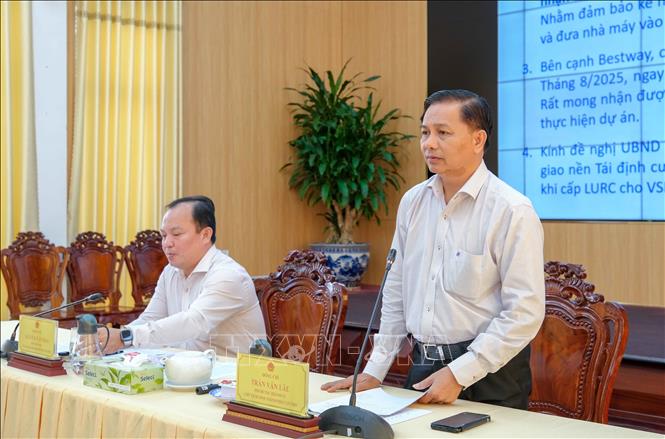 Chủ tịch UBND thành phố Cần Thơ Trần Văn Lâu phát biểu tại buổi làm việc. Ảnh: Thanh Liêm - TTXVN