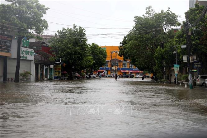 Mưa bão đã làm nhiều tuyến đường,  khu vực trên địa bàn trinh Thanh Hóa bị ngập lụt. Ảnh: Nguyễn Nam-TTXVN