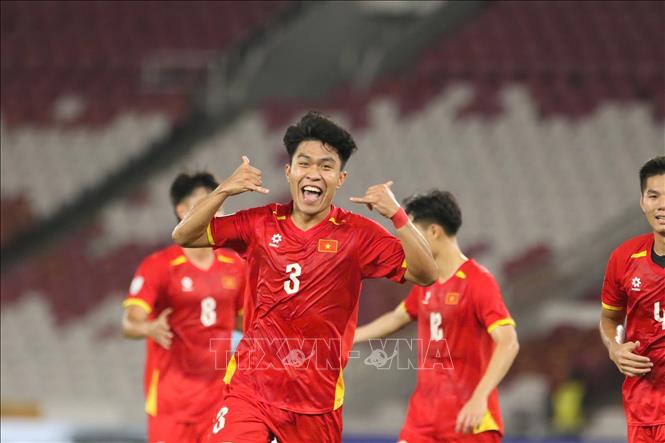 Niềm vui của Thành Đạt khi ghi bàn mở tỷ số cho U23 Việt Nam. Ảnh: VFF-TTXVN phát